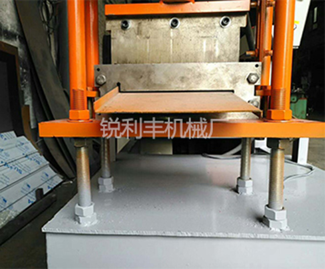 防火阀成型机设备